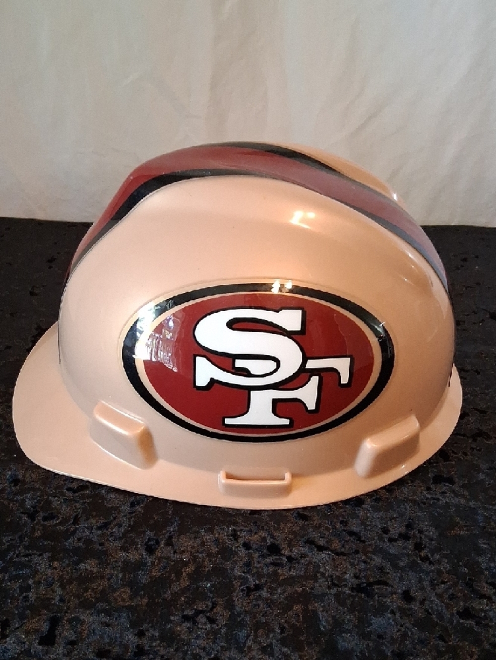 MSA V-Gard San Francisco 49ers hard helmet size medium - Picture 4 of 6